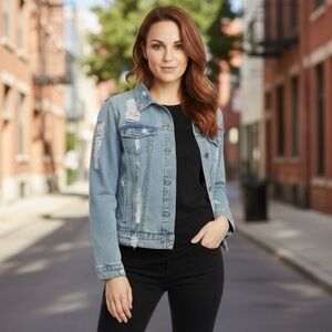 Distressed Light Wash Denim Jacket Women’s Small Ripped Back‎ Casual Layering